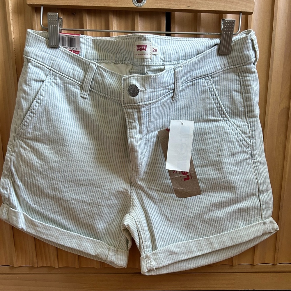 Levi’s women short size 29